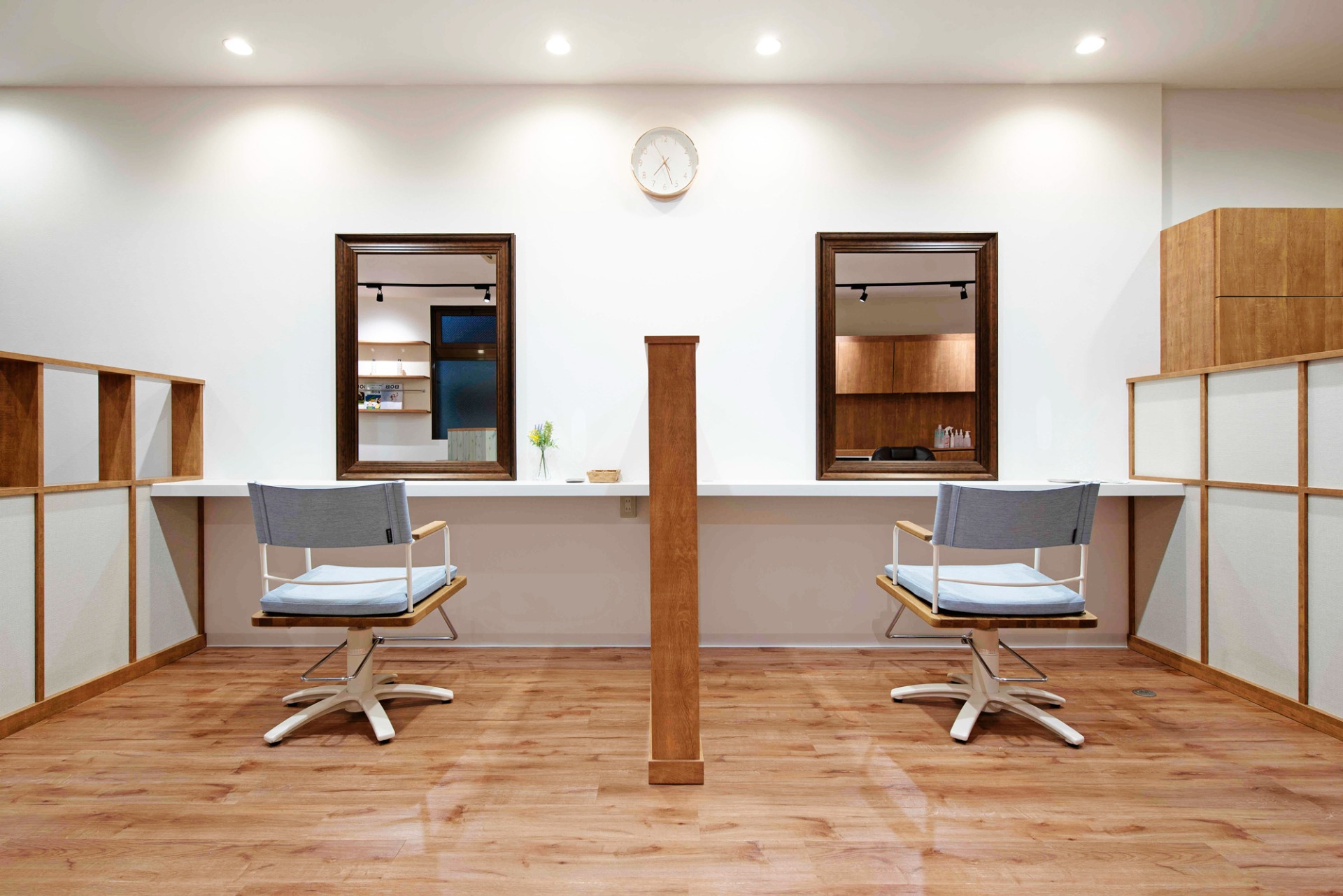 薄毛や髪のダメージにお悩みの方は春日井市にある当美容室の髪質改善やヘアケアアイテムをお試しください。